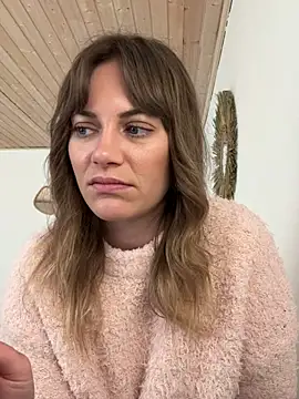 Snapshot of Milla__one chatting on February 19, 11:17 am Milla  one online show from February 19, 11:17 am