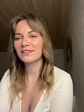 Snapshot of Milla__one chatting on February 20, 6:35 pm Milla  one online show from February 20, 6:35 pm