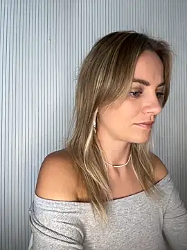 Snapshot of Milla__one chatting on September 12, 8:14 am Milla  one online show from September 12, 8:14 am