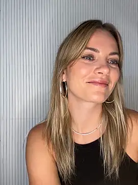 Snapshot of Milla__one chatting on September 15, 7:52 am Milla  one online show from September 15, 7:52 am