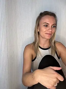 Snapshot of Milla__one chatting on October 2, 2:02 pm Milla  one online show from October 2, 2:02 pm