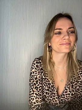 Snapshot of Milla__one chatting on October 10, 8:57 am Milla  one online show from October 10, 8:57 am