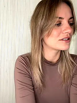 Snapshot of Milla__one chatting on October 14, 6:47 am Milla  one online show from October 14, 6:47 am