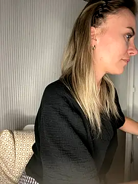 Snapshot of Milla__one chatting on October 19, 6:08 pm Milla  one online show from October 19, 6:08 pm