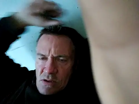 Snapshot of ed44435 chatting on October 15, 12:22 am ed44435 online show from October 15, 12:22 am