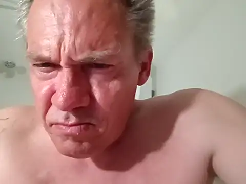 Snapshot of ed44435 chatting on February 20, 9:32 am ed44435 online show from February 20, 9:32 am