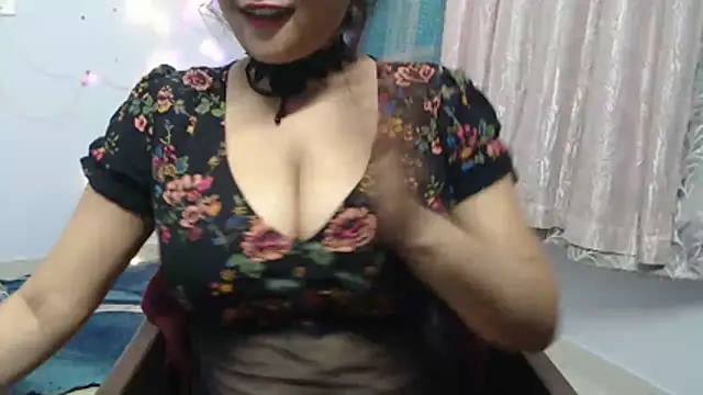 Snapshot of Sexy_Bebo87 chatting on July 29, 12:42 am Sexy Bebo87 online show from July 29, 12:42 am