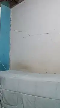 Snapshot of Leosilvaj1 chatting on February 4, 12:29 am Leosilvaj1 online show from February 4, 12:29 am