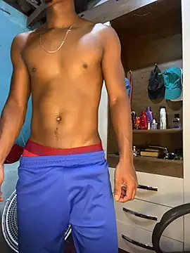 Snapshot of Leosilvaj1 chatting on April 27, 11:25 pm Leosilvaj1 online show from April 27, 11:25 pm