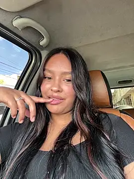 Snapshot of _NINA chatting on October 15, 2:39 pm NINA online show from October 15, 2:39 pm