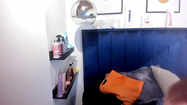 Alaia Cute online show from April 10, 3:12 am