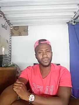 Snapshot of bull_Giant chatting on December 5, 1:25 am bull Giant online show from December 5, 1:25 am