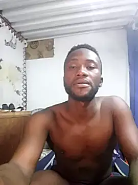 Snapshot of bull_Giant chatting on December 11, 11:32 pm bull Giant online show from December 11, 11:32 pm