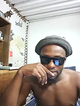 Snapshot of bull_Giant chatting on December 17, 2:44 am bull Giant online show from December 17, 2:44 am