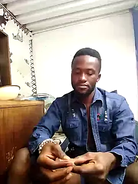 Snapshot of bull_Giant chatting on December 22, 11:09 pm bull Giant online show from December 22, 11:09 pm