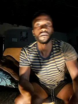 Snapshot of bull_Giant chatting on December 25, 12:48 am bull Giant online show from December 25, 12:48 am