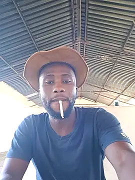 Snapshot of bull_Giant chatting on February 8, 3:53 pm bull Giant online show from February 8, 3:53 pm