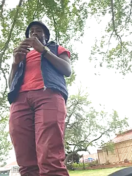 Snapshot of bull_Giant chatting on February 17, 10:29 am bull Giant online show from February 17, 10:29 am