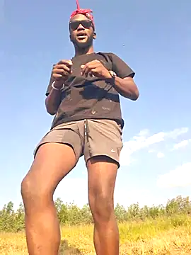 Snapshot of bull_Giant chatting on March 15, 3:06 pm bull Giant online show from March 15, 3:06 pm