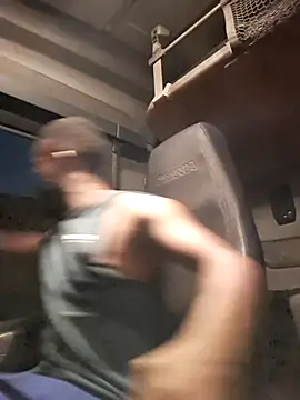 Snapshot of bull_Giant chatting on September 19, 12:45 am bull Giant online show from September 19, 12:45 am