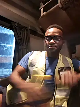 Snapshot of bull_Giant chatting on October 12, 8:52 pm bull Giant online show from October 12, 8:52 pm