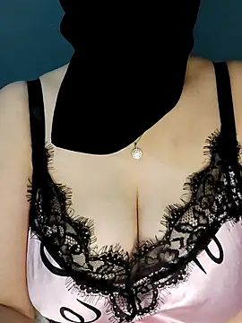 Snapshot of tota_ chatting on June 10, 10:03 am tota online show from June 10, 10:03 am