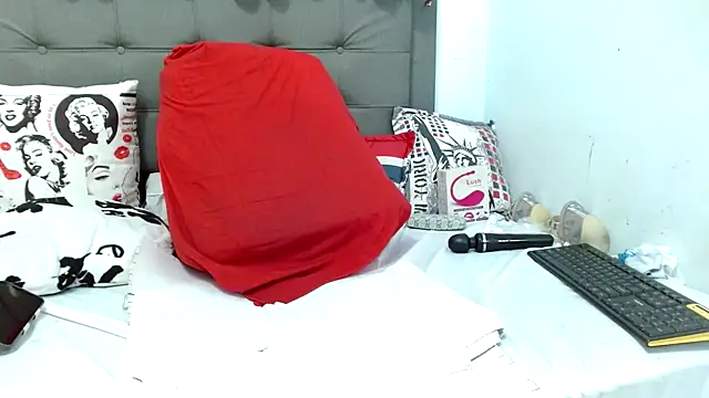 katysquirtdirty online show from February 25, 12:34 pm