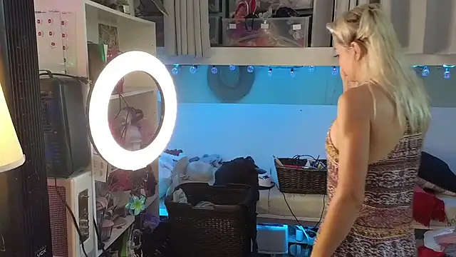 cunty tranny lydia online show from April 17, 6:00 pm