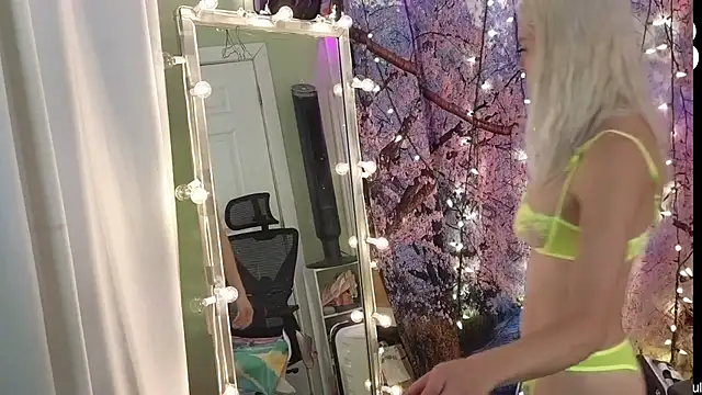 cunty tranny lydia online show from May 29, 6:00 am