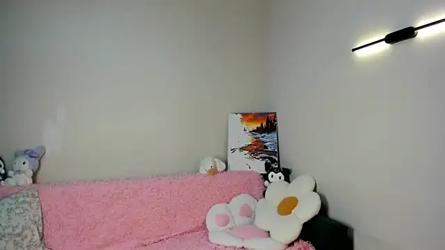Snapshot of Lola_Peach chatting on July 24, 2:20 am Lola Peach online show from July 24, 2:20 am
