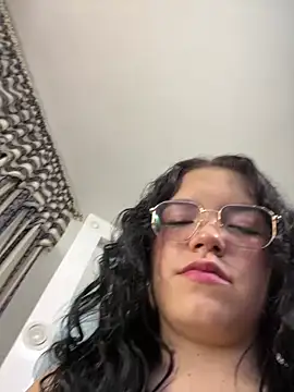 angela cortes  online show from March 6, 3:13 am