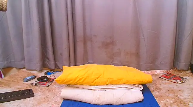 Snapshot of SexyCamilaxx chatting on February 9, 1:46 pm SexyCamilaxx online show from February 9, 1:46 pm