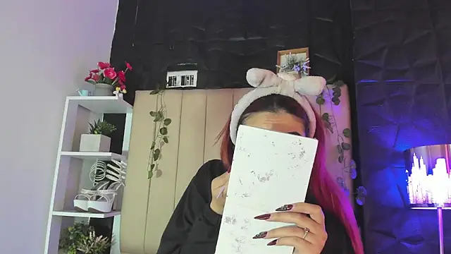 Mia Rinn online show from February 4, 12:44 pm