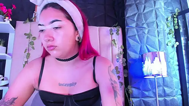 Mia Rinn online show from February 11, 12:32 pm