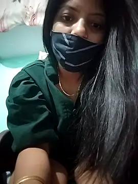 Snapshot of Hotty-Divya chatting on April 1, 2:34 am Hotty-Divya online show from April 1, 2:34 am