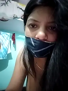 Snapshot of Hotty-Divya chatting on April 5, 3:36 am Hotty-Divya online show from April 5, 3:36 am