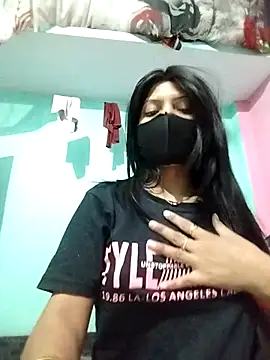 Snapshot of Hotty-Divya chatting on April 16, 8:59 am Hotty-Divya online show from April 16, 8:59 am