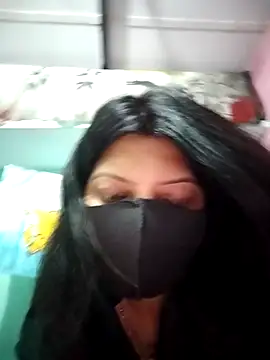 Snapshot of Hotty-Divya chatting on April 20, 3:53 am Hotty-Divya online show from April 20, 3:53 am