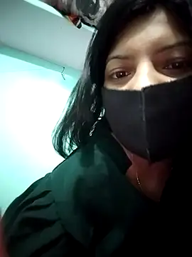 Snapshot of Hotty-Divya chatting on April 24, 3:20 am Hotty-Divya online show from April 24, 3:20 am