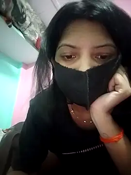 Snapshot of Hotty-Divya chatting on April 29, 2:59 am Hotty-Divya online show from April 29, 2:59 am