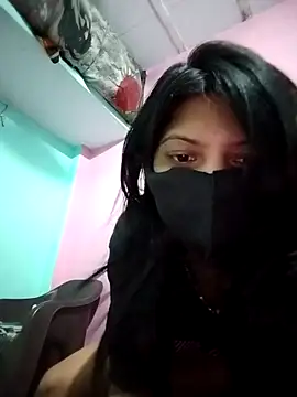 Snapshot of Hotty-Divya chatting on May 5, 2:47 pm Hotty-Divya online show from May 5, 2:47 pm