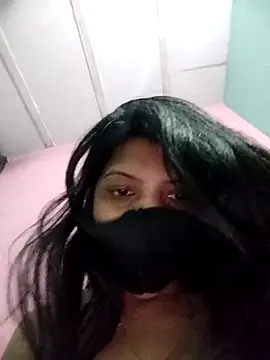 Snapshot of Hotty-Divya chatting on May 6, 2:55 pm Hotty-Divya online show from May 6, 2:55 pm