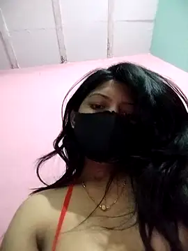 Snapshot of Hotty-Divya chatting on May 10, 3:44 am Hotty-Divya online show from May 10, 3:44 am