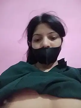 Snapshot of Hotty-Divya chatting on May 18, 3:02 am Hotty-Divya online show from May 18, 3:02 am