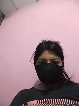 Snapshot of Hotty-Divya chatting on May 24, 2:33 pm Hotty-Divya online show from May 24, 2:33 pm