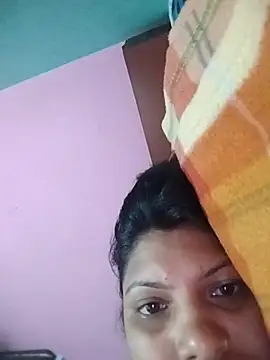 Snapshot of Hotty-Divya chatting on May 26, 3:02 am Hotty-Divya online show from May 26, 3:02 am