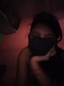 Snapshot of Hotty-Divya chatting on June 18, 9:14 am Hotty-Divya online show from June 18, 9:14 am