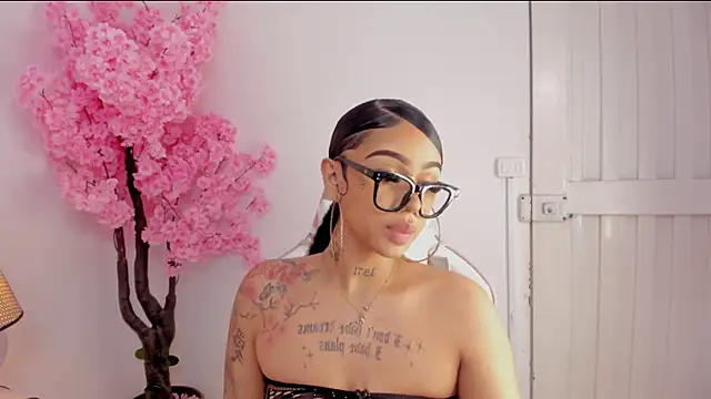 Mia Jansen online show from February 10, 11:55 pm