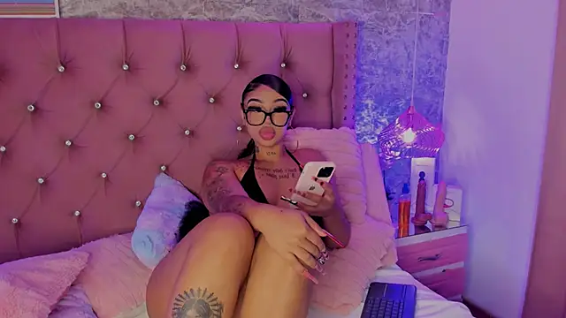 Mia Jansen online show from October 11, 1:09 pm