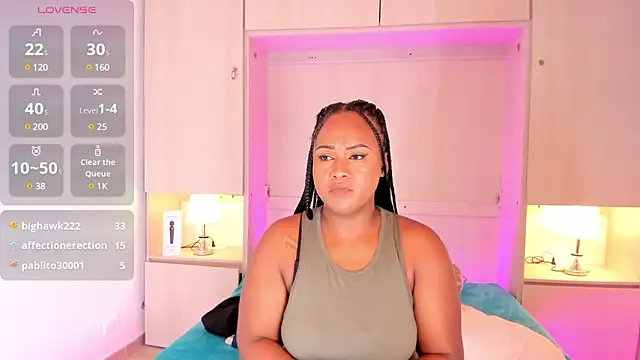 EmilyyStuart online show from February 19, 9:50 am